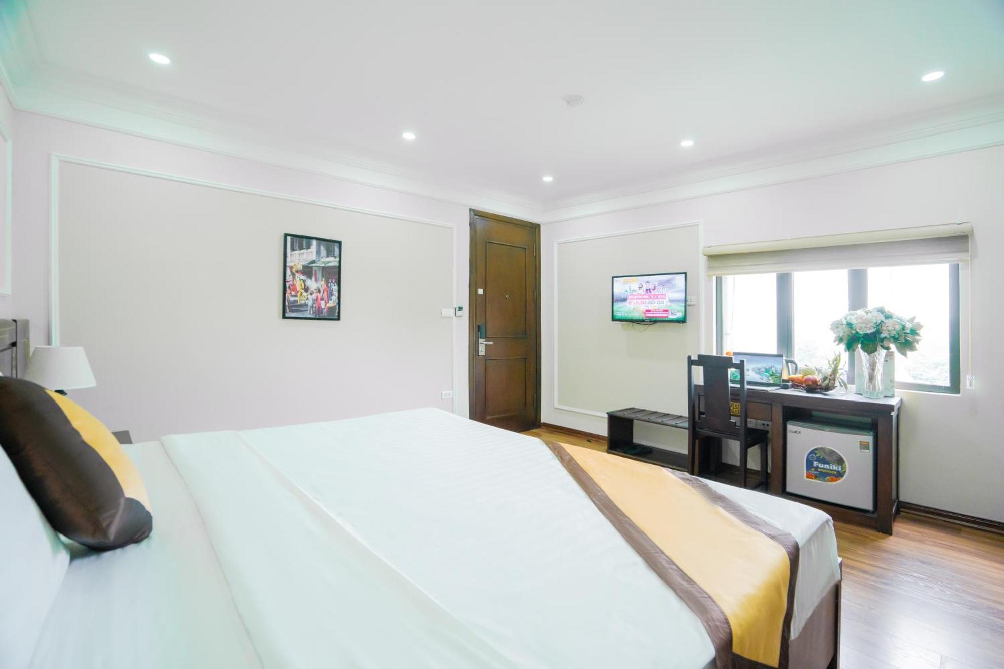Ha Noi Lake View Hotel & Travel ฮานอย ภายนอก รูปภาพ