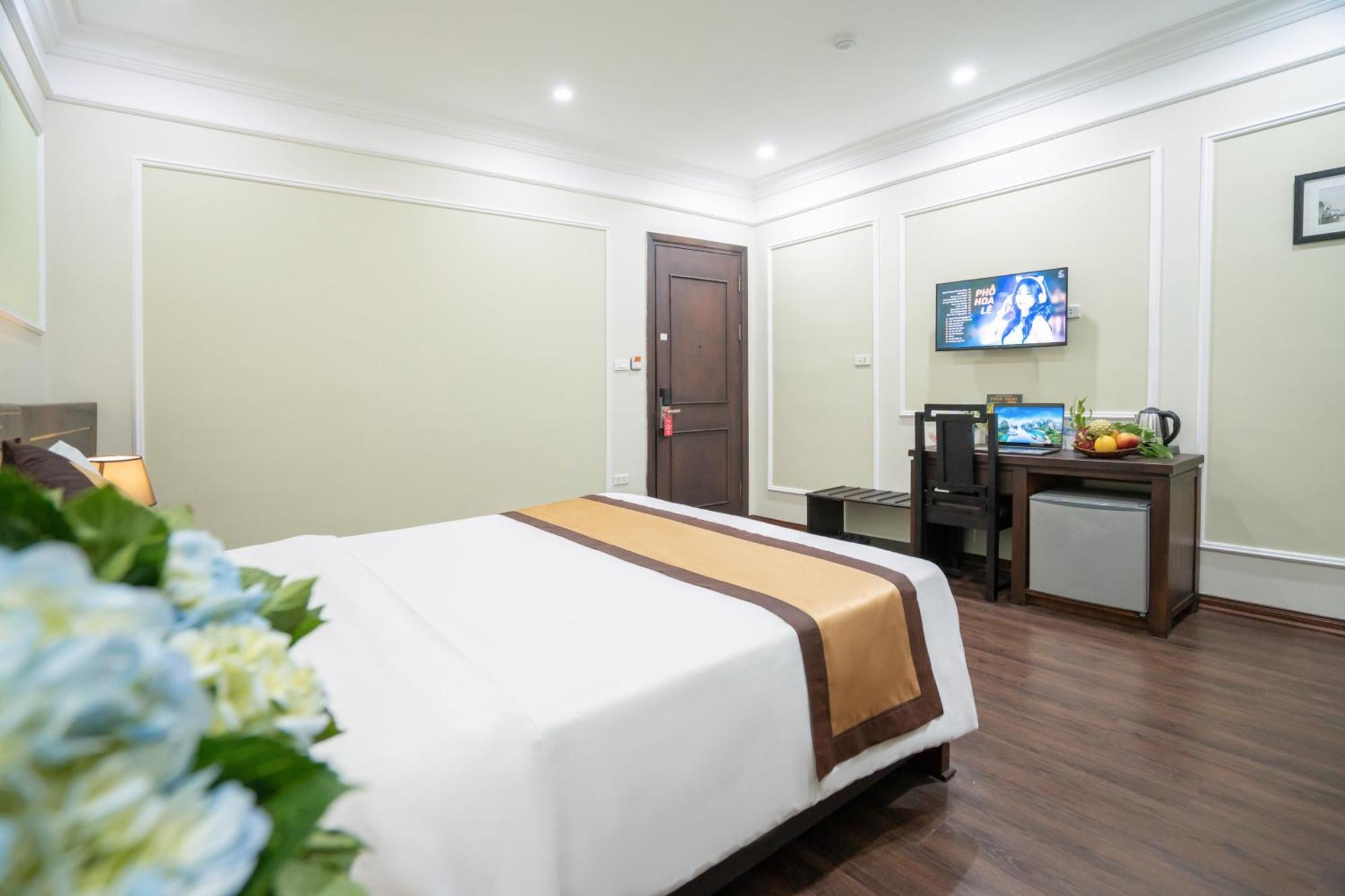 Ha Noi Lake View Hotel & Travel ฮานอย ภายนอก รูปภาพ