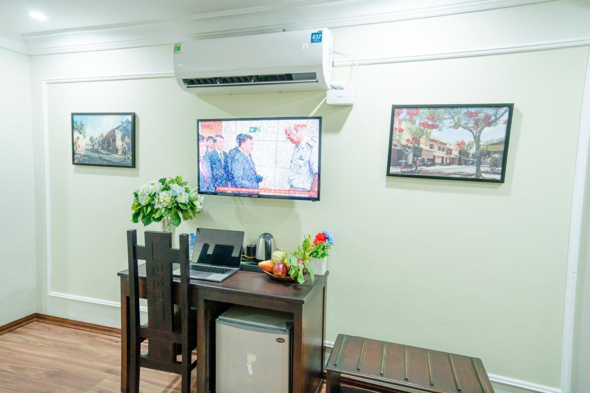 Ha Noi Lake View Hotel & Travel ฮานอย ภายนอก รูปภาพ