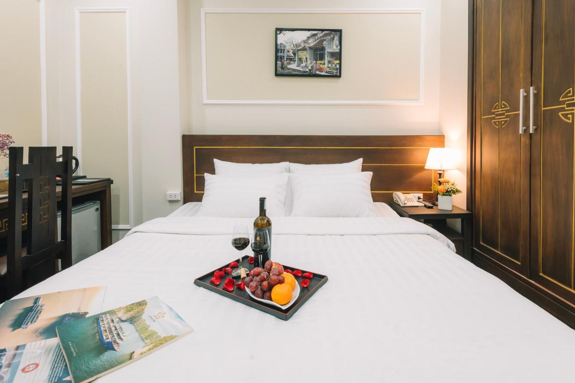 Ha Noi Lake View Hotel & Travel ฮานอย ภายนอก รูปภาพ